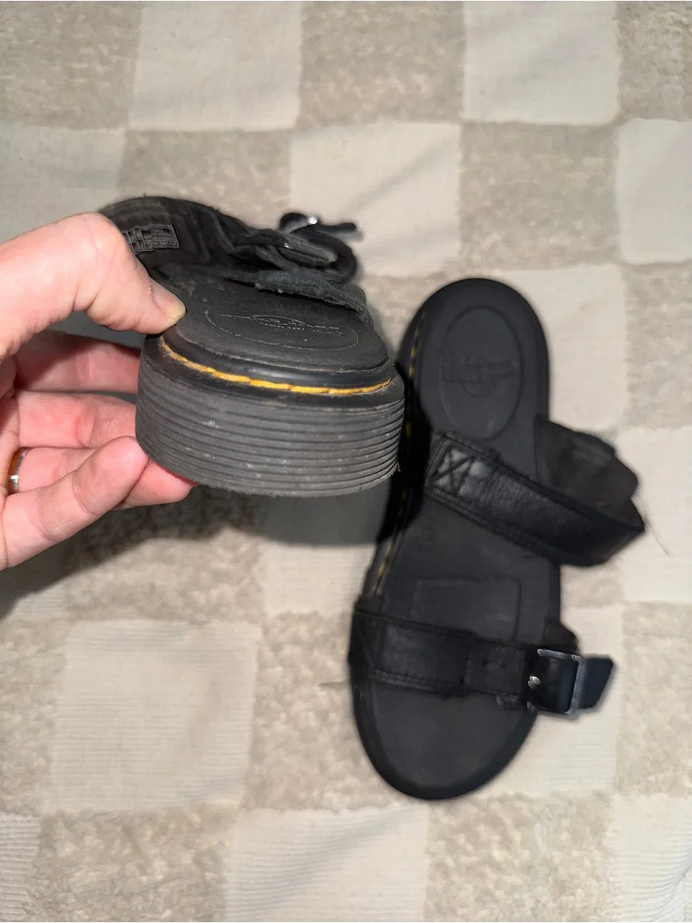Dr. Martens Kyle J leather buckle slide sandals size 5 (L)‎
